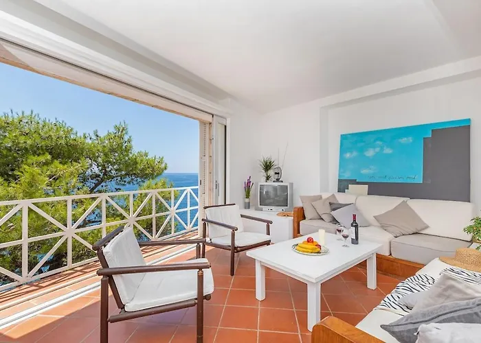 Private Jana Villa *