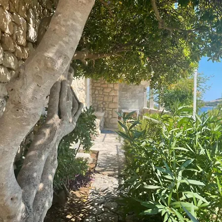 Private Jana Villa *